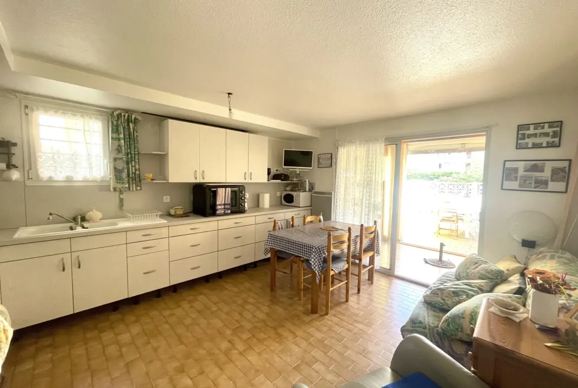 Appartement 3 pièces en rez-de-jardin avec parking privé au Cap d'Agde 
