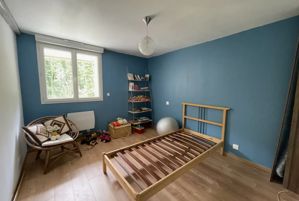 Maison en pierre avec 3 chambres et jardin clos à Illats 