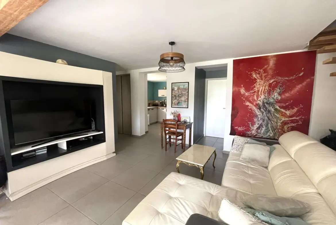 Maison en pierre avec 3 chambres et jardin clos à Illats 