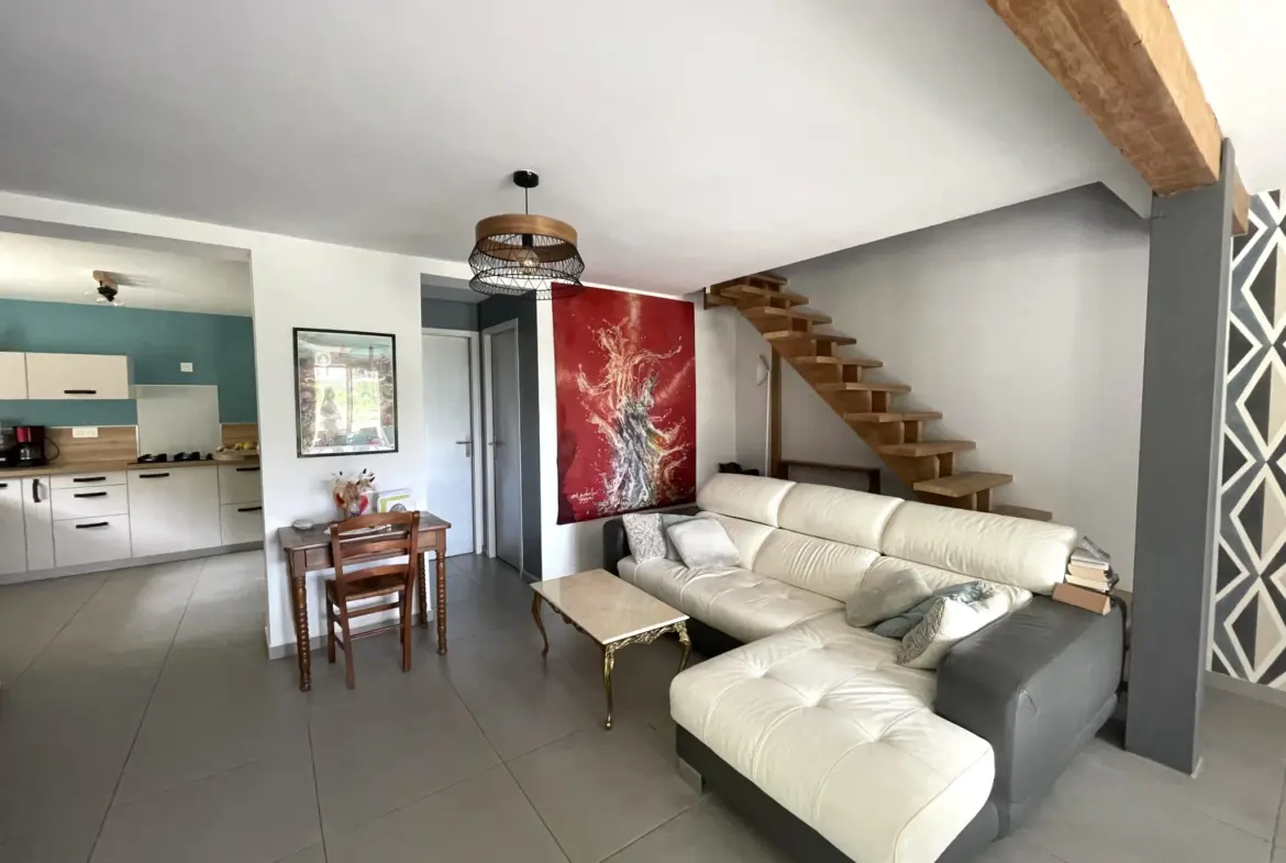 Maison en pierre avec 3 chambres et jardin clos à Illats 