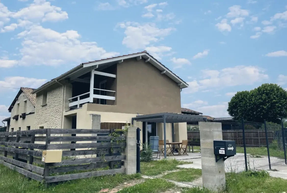 Maison en pierre avec 3 chambres et jardin clos à Illats 