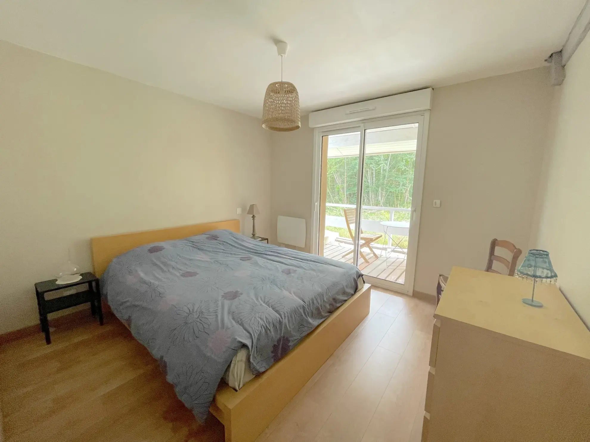 Maison en pierre avec 3 chambres et jardin clos à Illats 