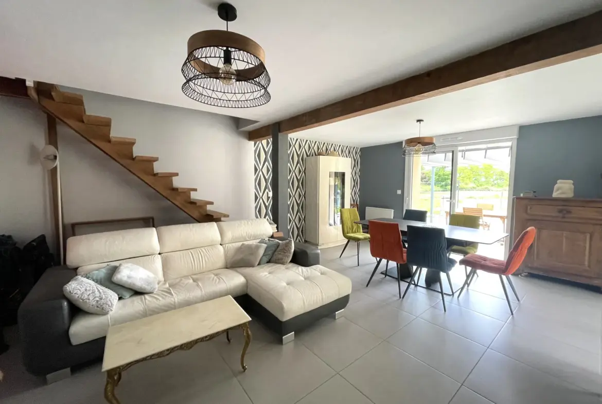 Maison en pierre avec 3 chambres et jardin clos à Illats 