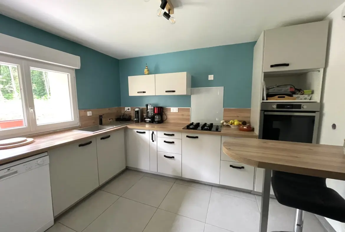 Maison en pierre avec 3 chambres et jardin clos à Illats 