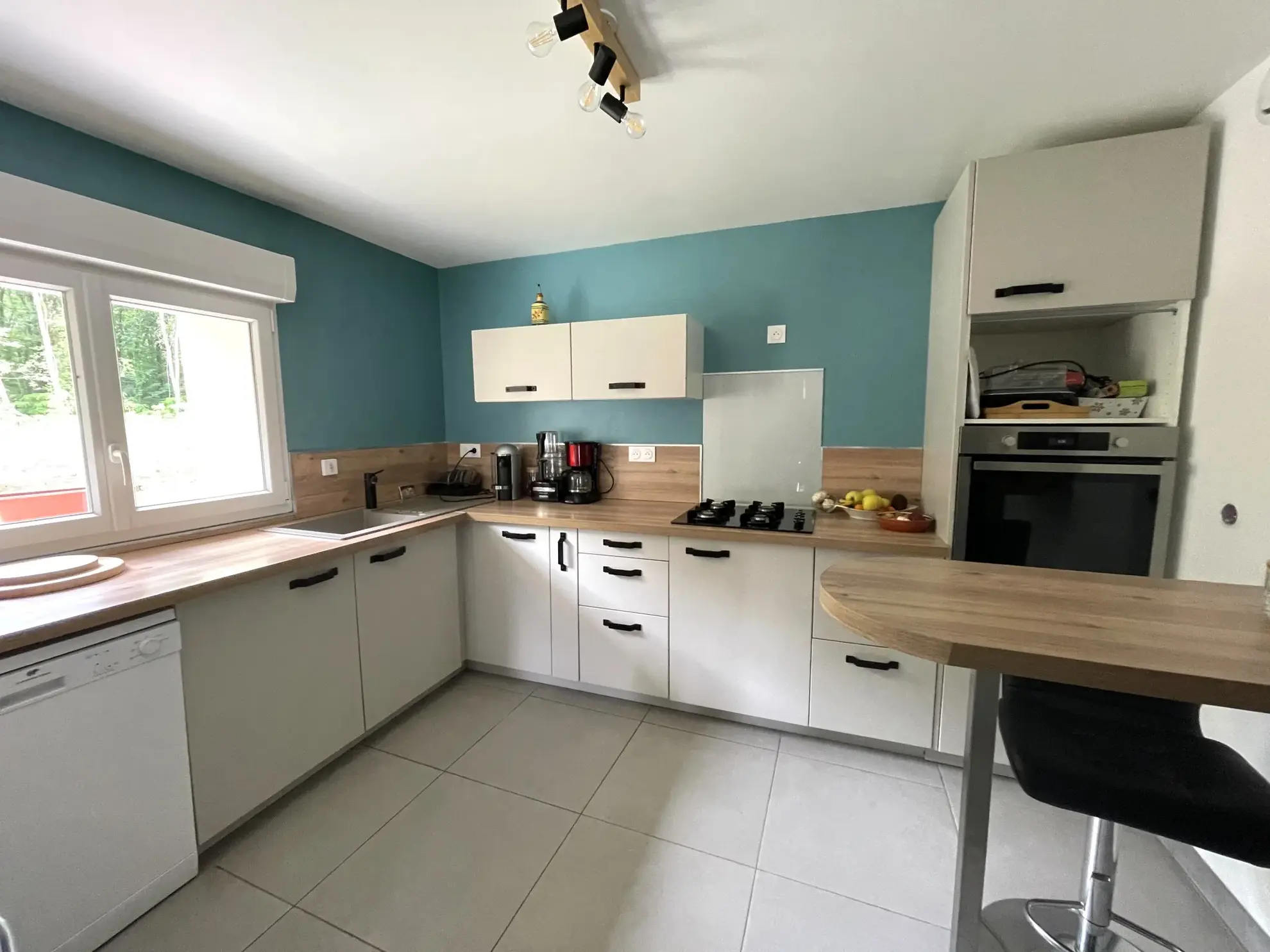 Maison en pierre avec 3 chambres et jardin clos à Illats 