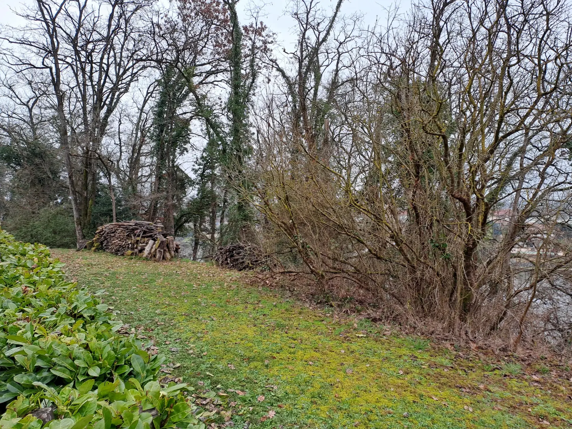 Maison de plain-pied avec vue sur le Lot à Casseneuil 