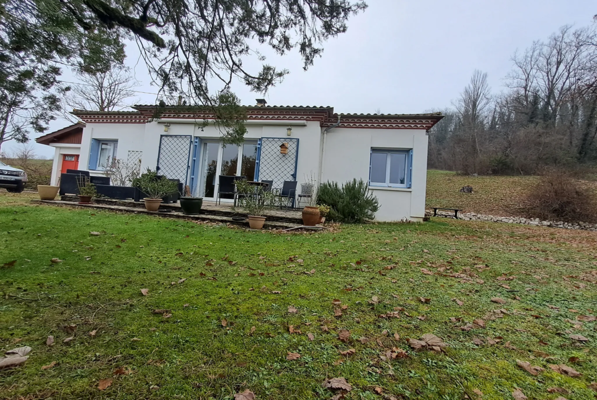 Maison de plain-pied avec vue sur le Lot à Casseneuil 