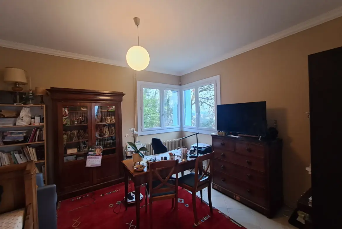 Maison de plain-pied avec vue sur le Lot à Casseneuil 
