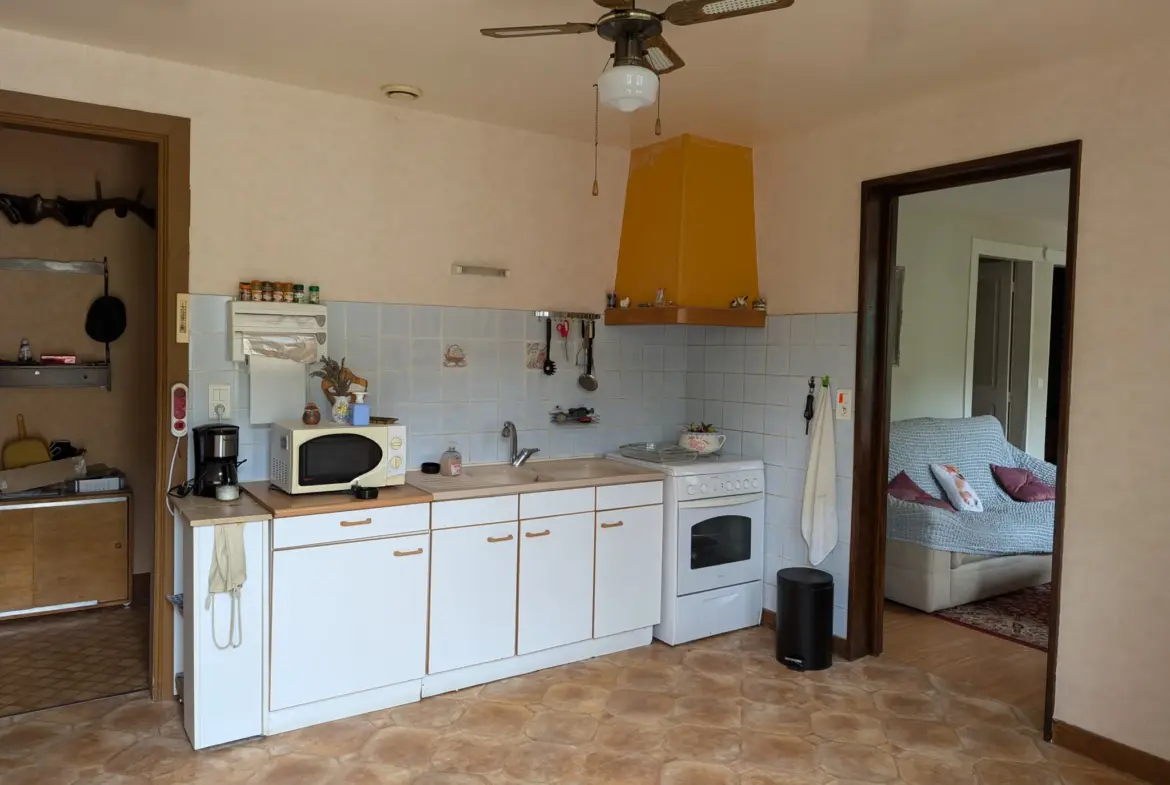 À vendre : Maison individuelle à Laval de Cere 