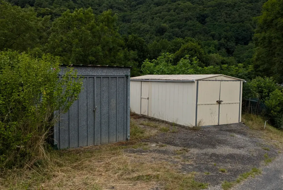 À vendre : Maison individuelle à Laval de Cere 