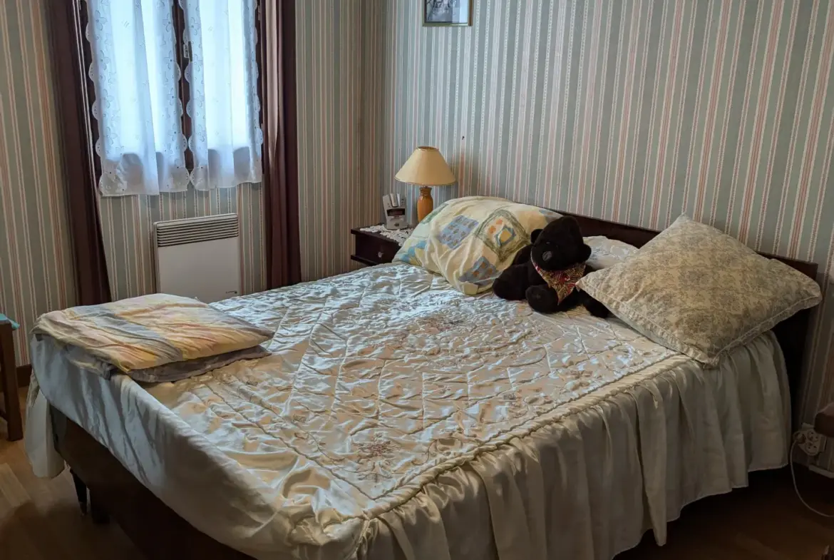 À vendre : Maison individuelle à Laval de Cere 