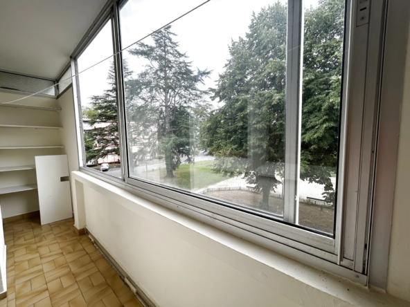 Appartement T4 à Pau avec balcon, garage et cave 