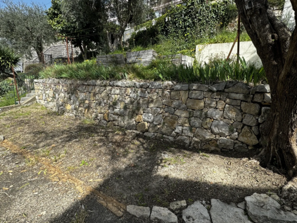 Appartement 3 pièces avec jardin privatif et garage à Magagnosc 