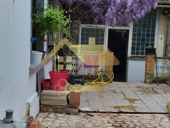 Maison avec potentiel à Vaujours - 239 000 € 