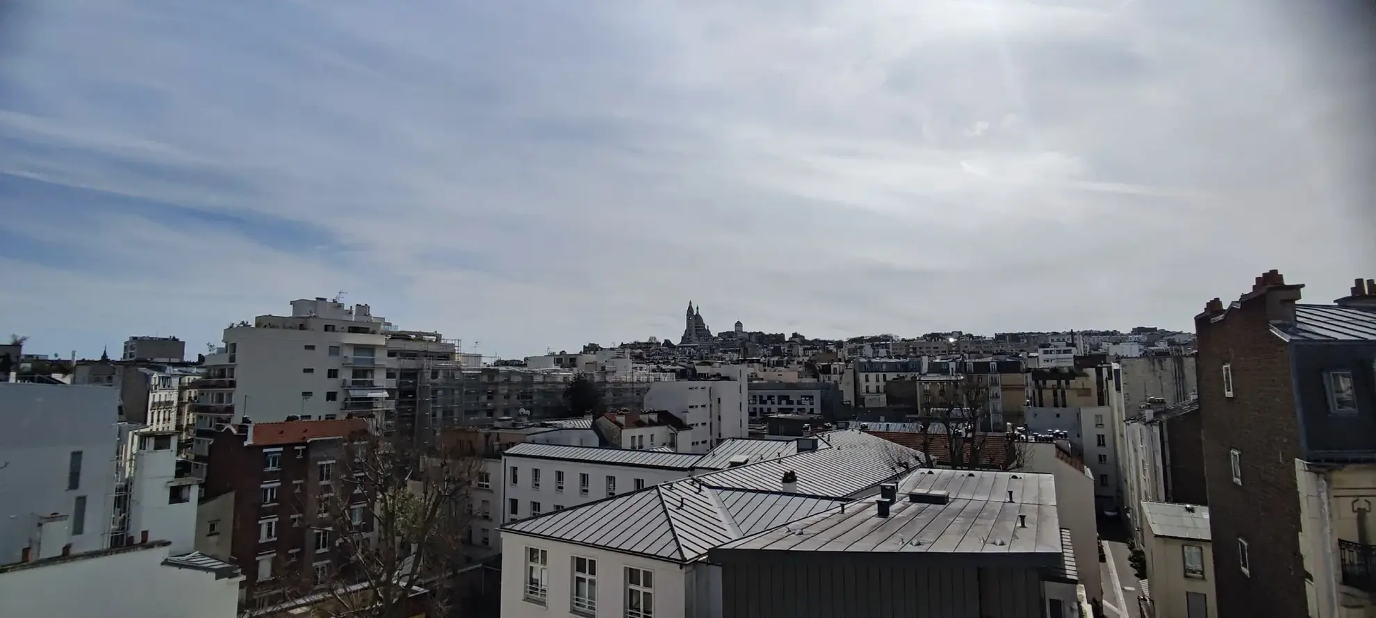 Chambre de service avec Vue sur le Sacré-Cœur à Jules Joffrin 