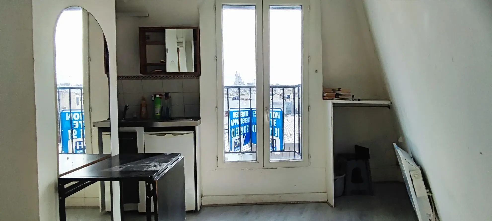 Chambre de service avec Vue sur le Sacré-Cœur à Jules Joffrin 