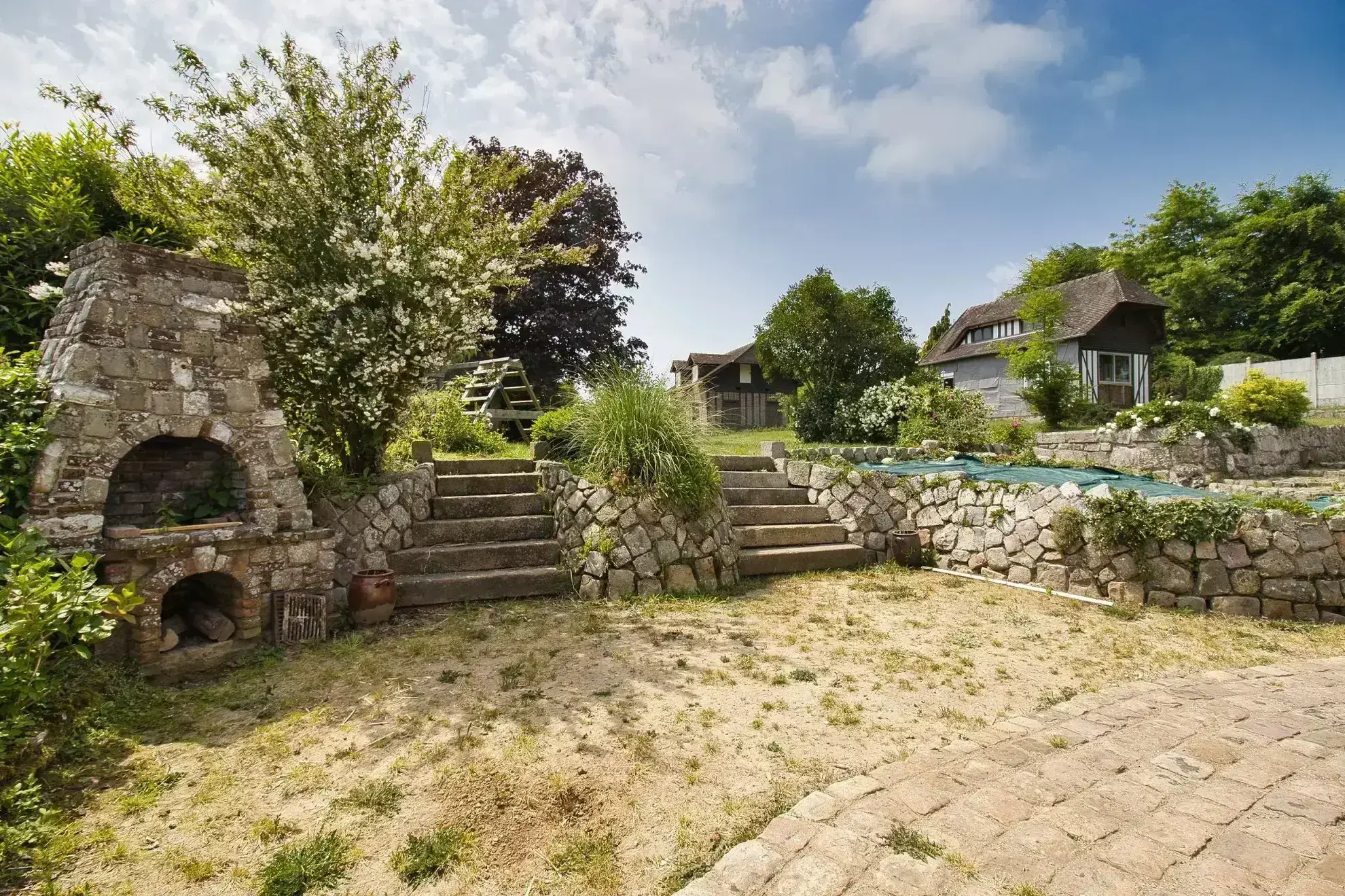 Maison spacieuse avec dépendances à Doudeville 