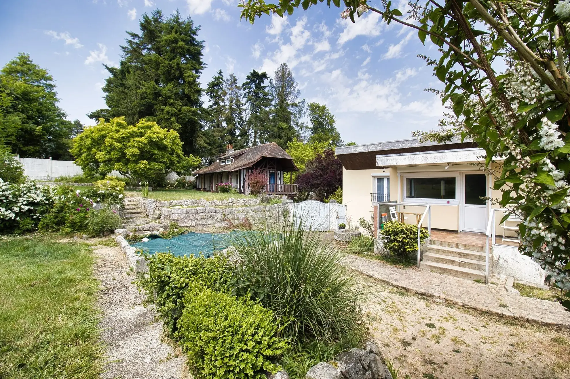 Maison spacieuse avec dépendances à Doudeville 
