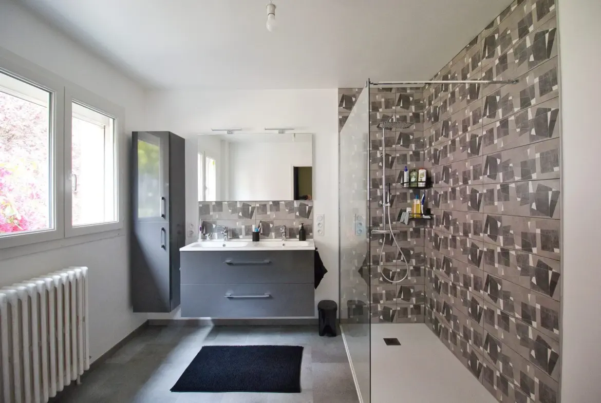 Maison spacieuse avec dépendances à Doudeville 