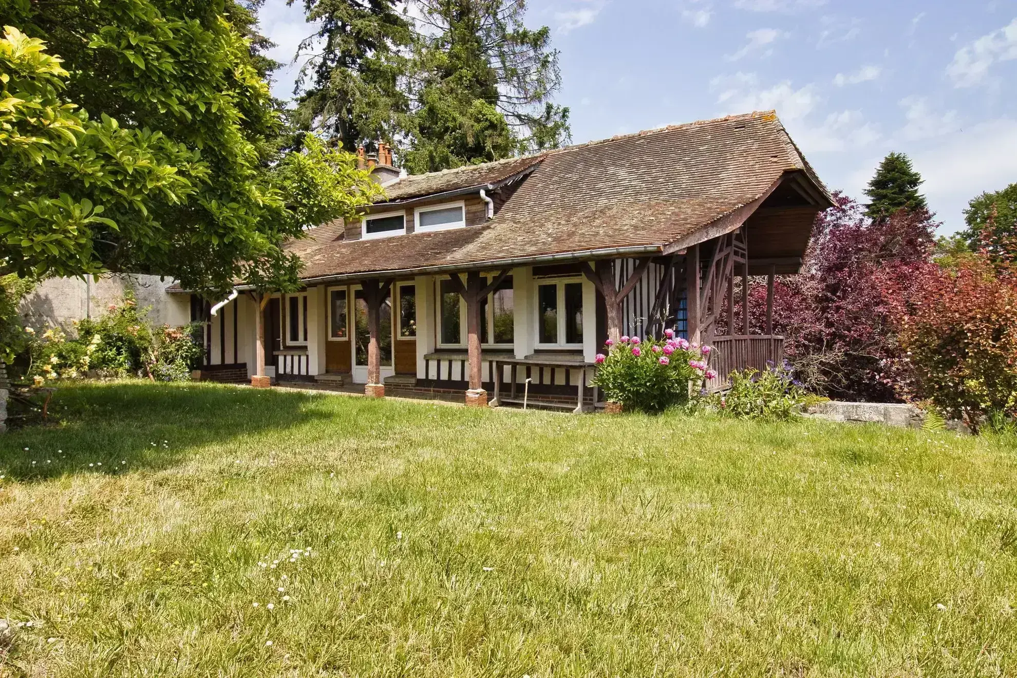 Maison spacieuse avec dépendances à Doudeville 