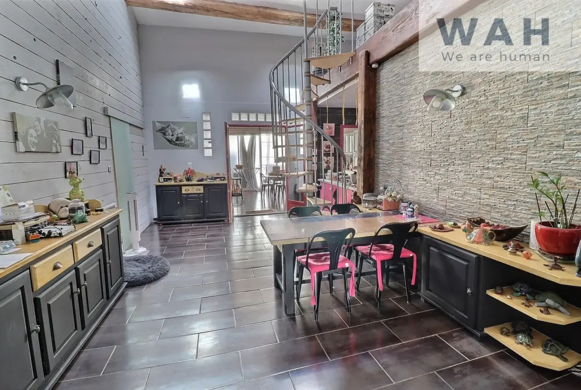 À vendre : appartement en duplex de 6 pièces à Saint Pargoire 