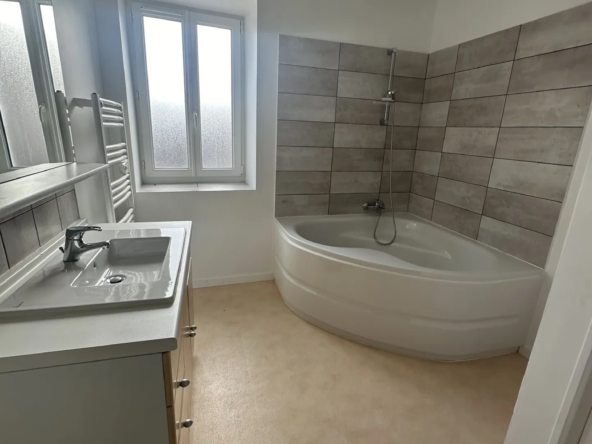 Maison de ville à Bourg du Vernet - 109 m² avec 3 chambres 
