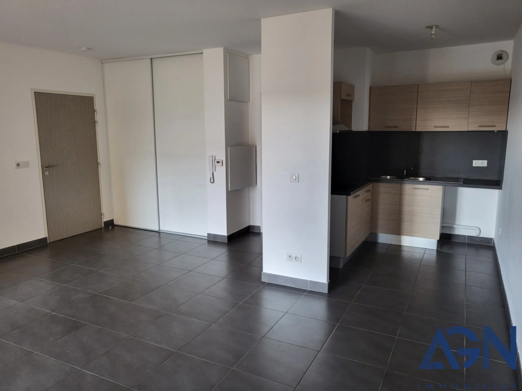 À vendre : Appartement T3 lumineux à Juvignac avec terrasse et parking