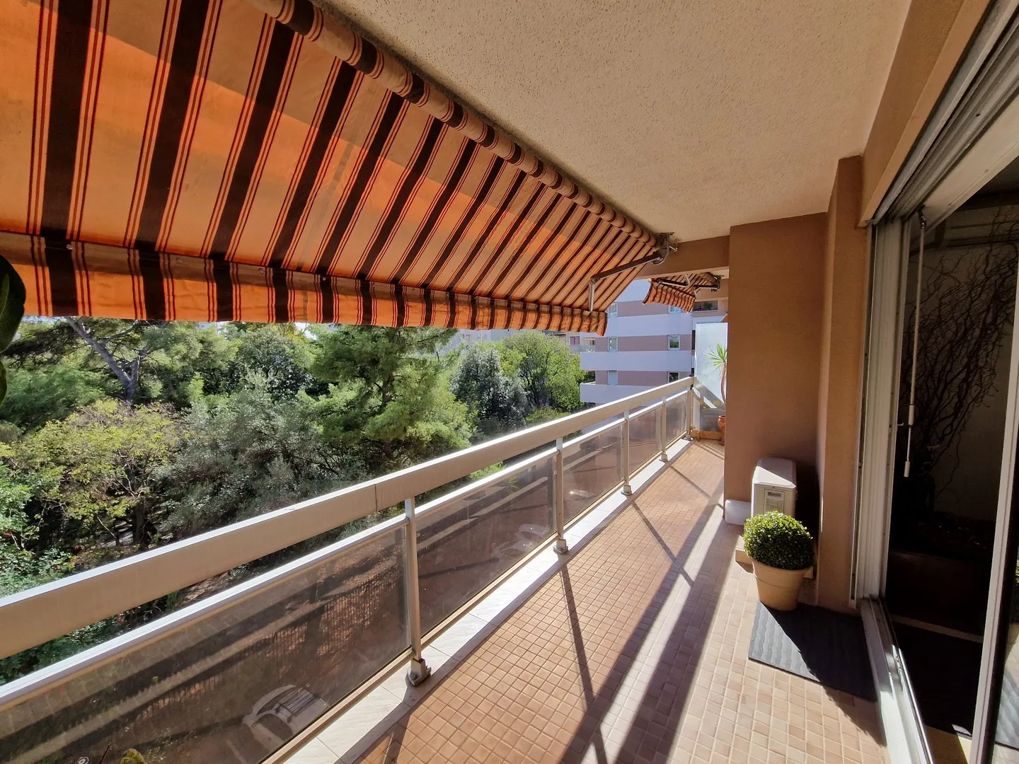 Appartement T4 de 89 m² à Toulon Est avec terrasse et parking 