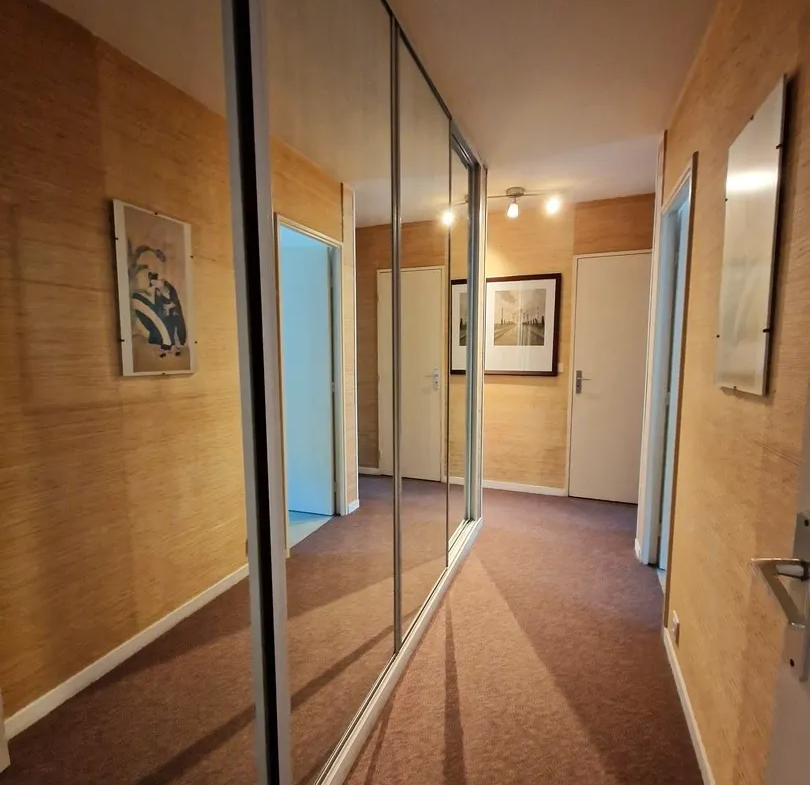 Appartement T4 de 89 m² à Toulon Est avec terrasse et parking 