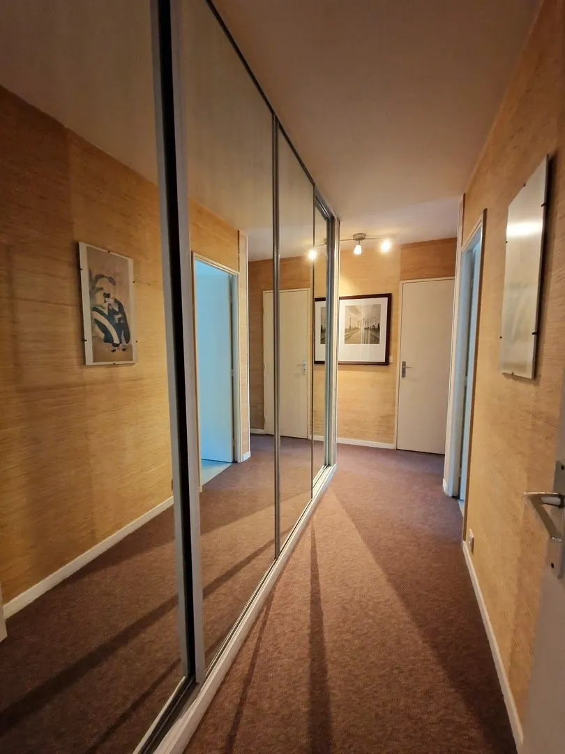 Appartement T4 de 89 m² à Toulon Est avec terrasse et parking 