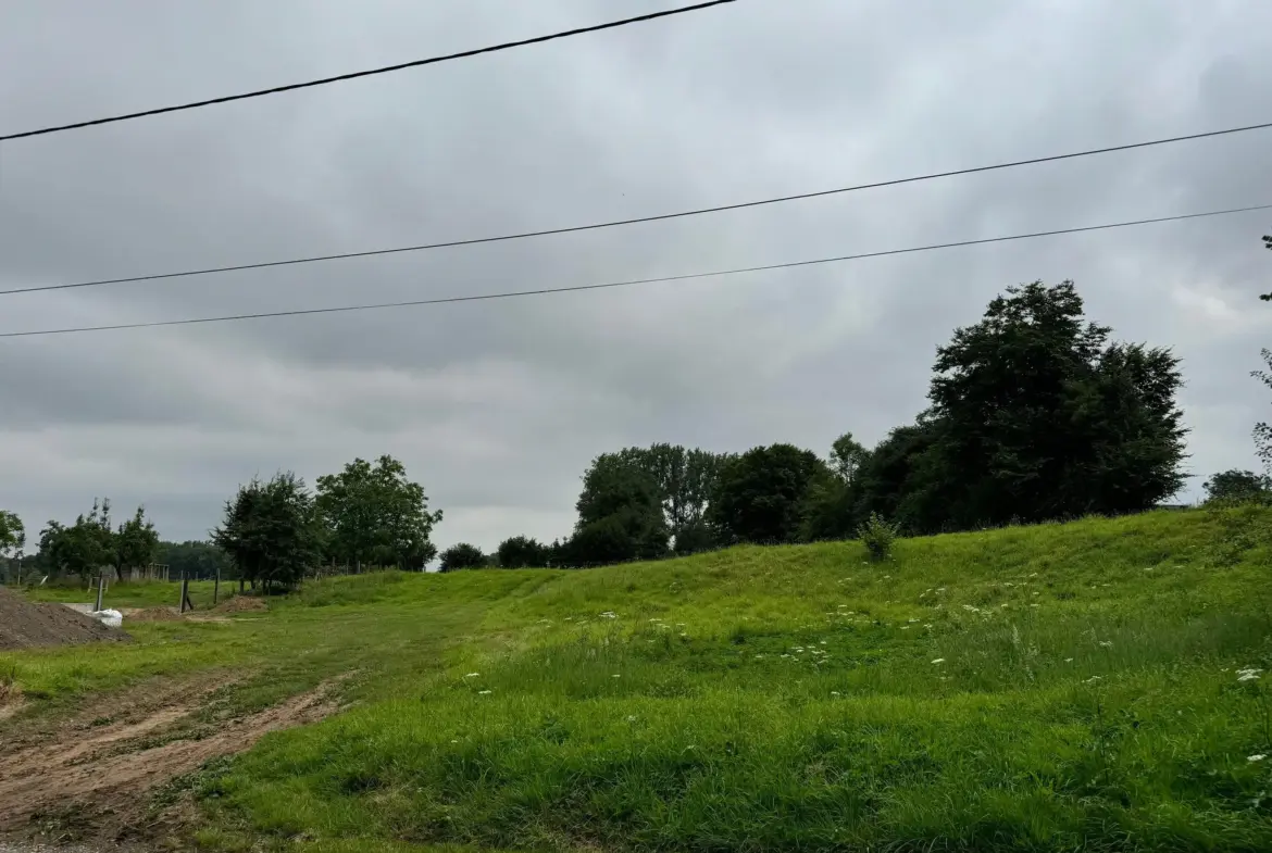 Terrain à bâtir à Gueschart, près de Crécy en Ponthieu 