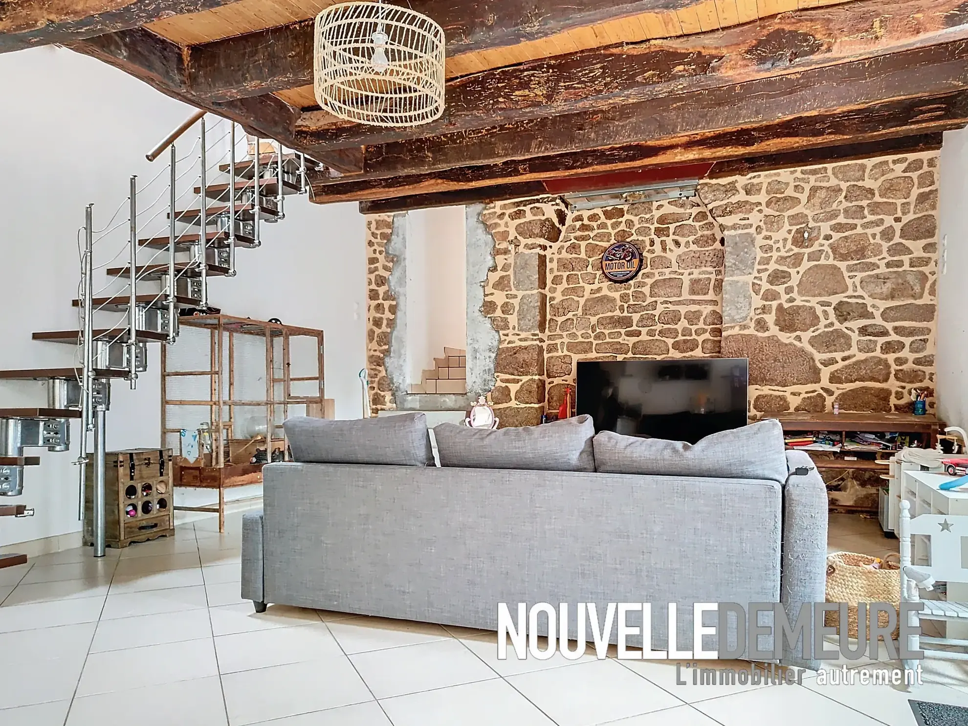 Longère à vendre à Saint Etienne en Cogles - 3 chambres et grand terrain 