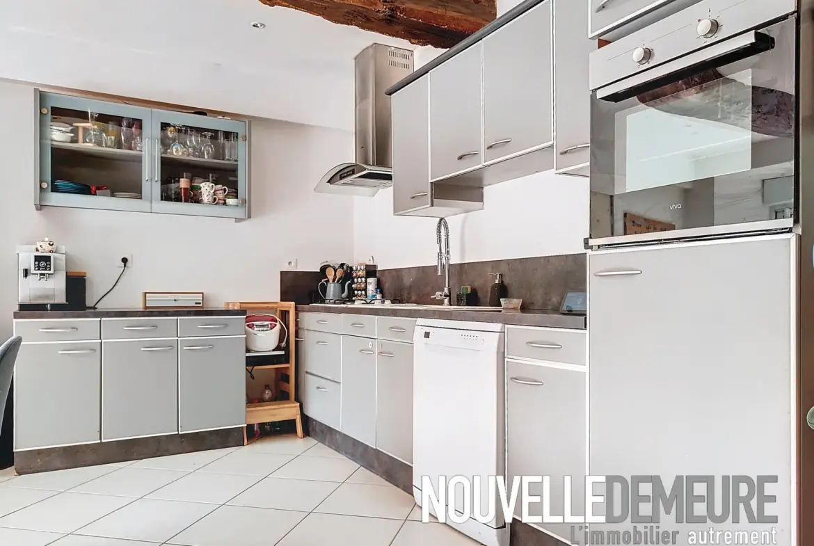 Longère à vendre à Saint Etienne en Cogles - 3 chambres et grand terrain 