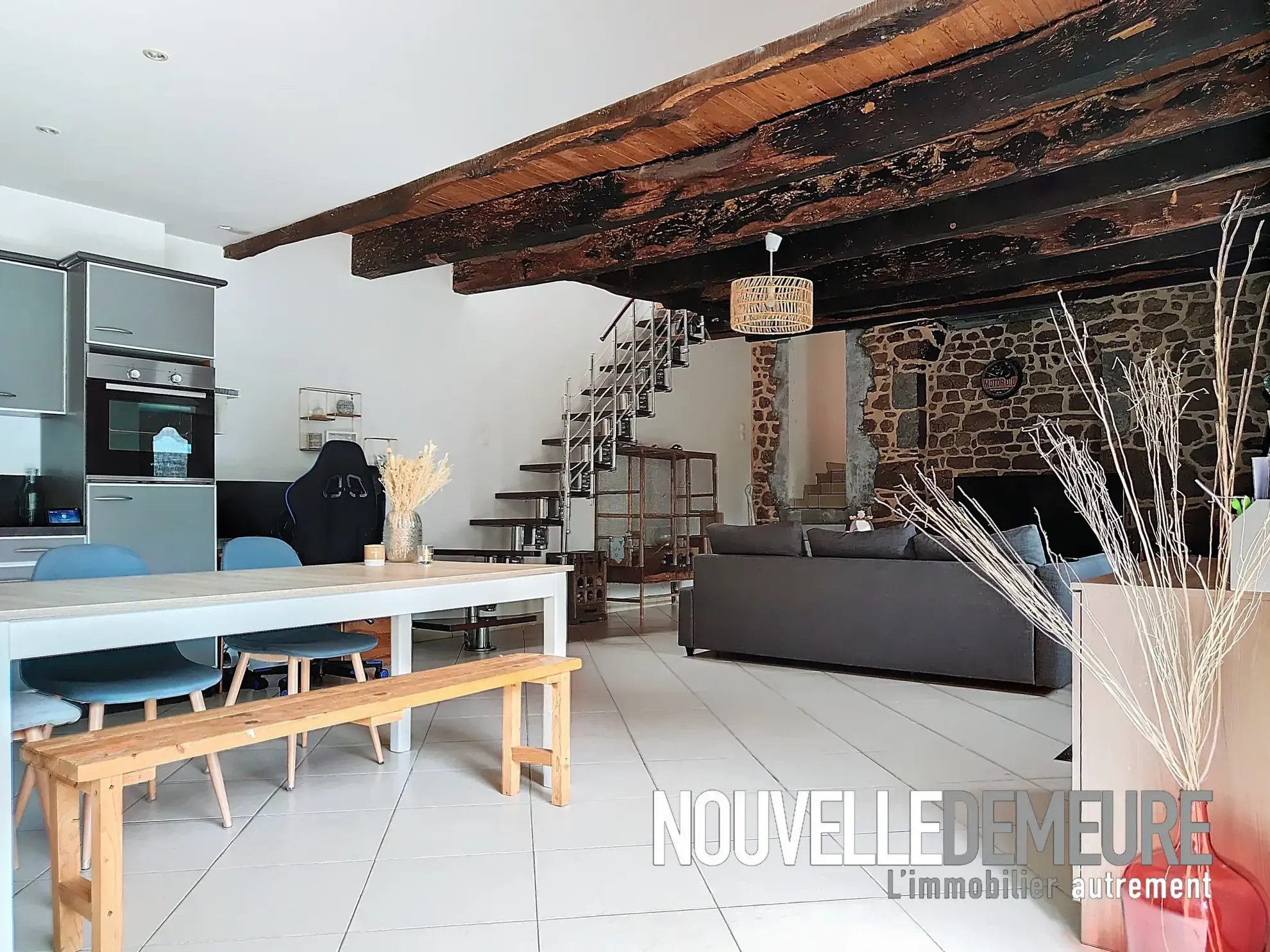 Longère à vendre à Saint Etienne en Cogles - 3 chambres et grand terrain 