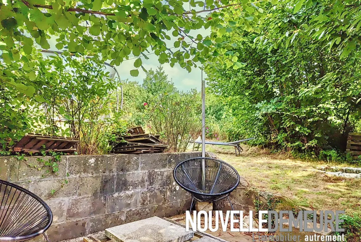 Longère à vendre à Saint Etienne en Cogles - 3 chambres et grand terrain 