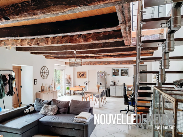 Longère à vendre à Saint Etienne en Cogles - 3 chambres et grand terrain