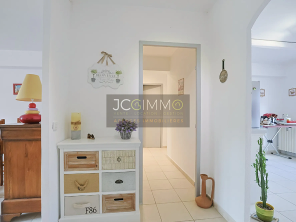 Appartement T3 en rez-de-chaussée avec terrasses à La Garde 