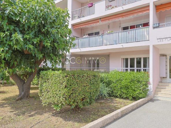 Appartement T3 en rez-de-chaussée avec terrasses à La Garde 