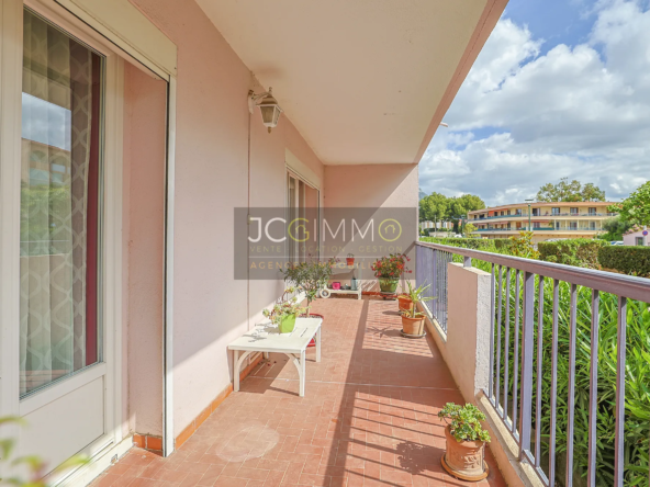 Appartement T3 en rez-de-chaussée avec terrasses à La Garde 