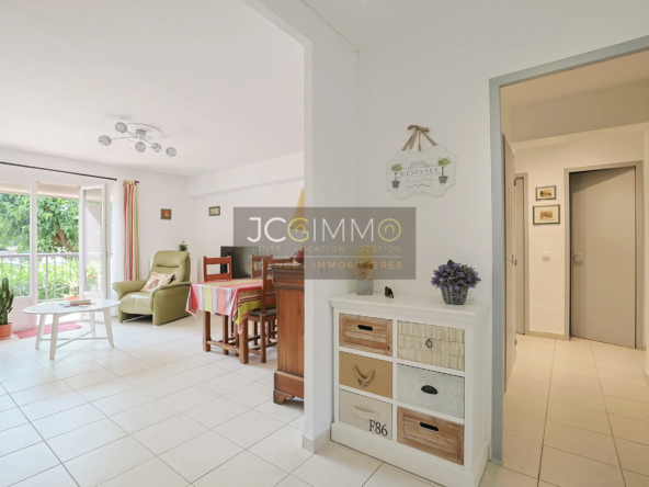 Appartement T3 en rez-de-chaussée avec terrasses à La Garde 