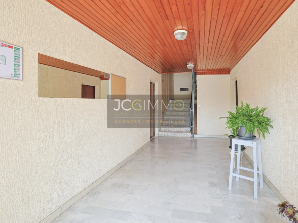 Appartement T3 en rez-de-chaussée avec terrasses à La Garde 