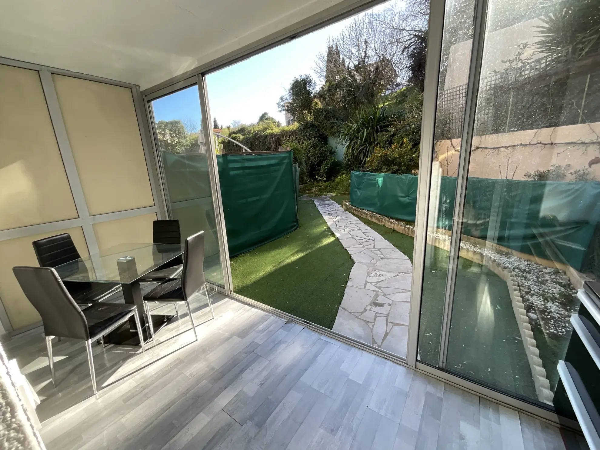À vendre : appartement 2 pièces en centre-ville à Cagnes-sur-Mer 