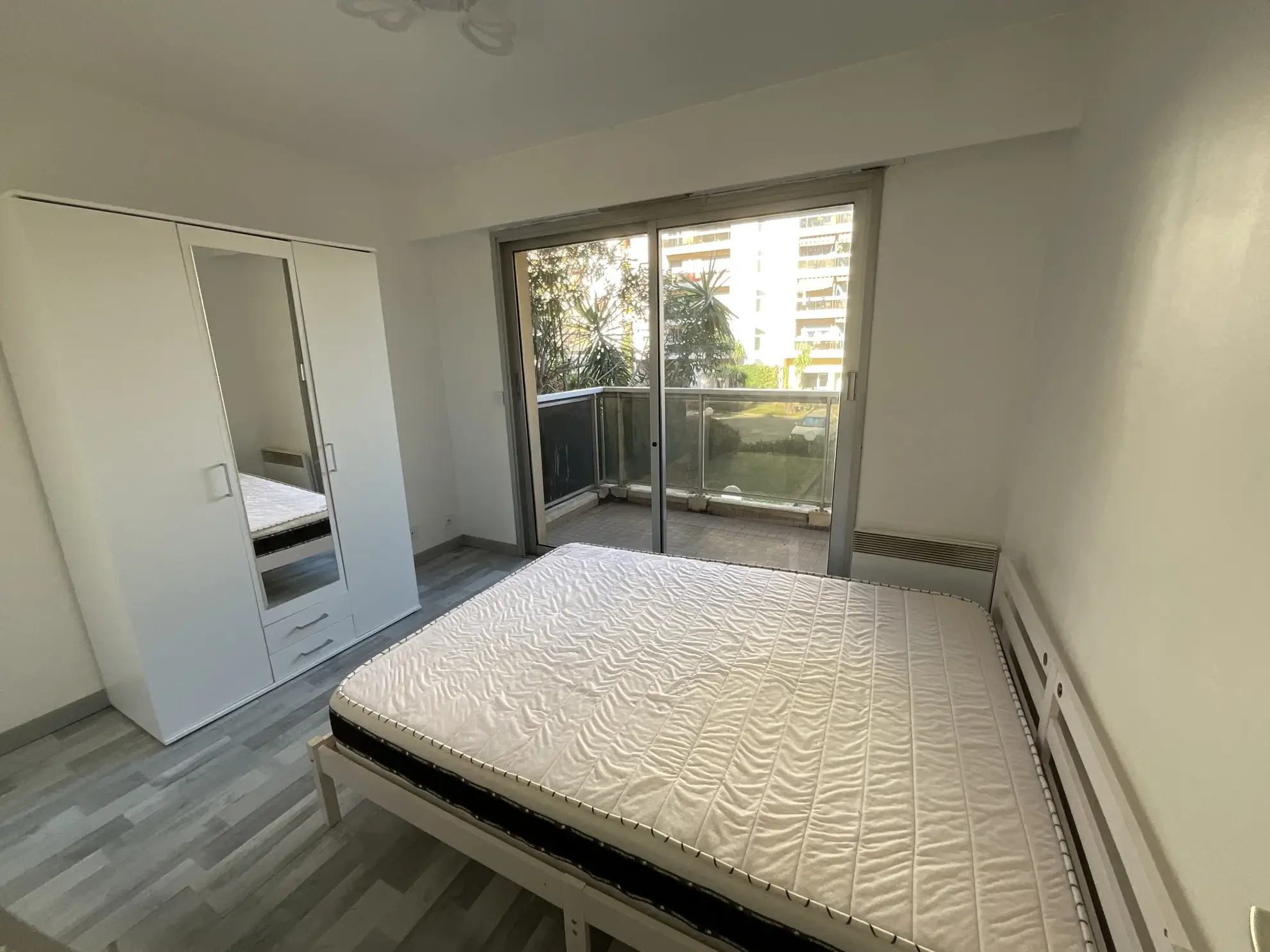 À vendre : appartement 2 pièces en centre-ville à Cagnes-sur-Mer 