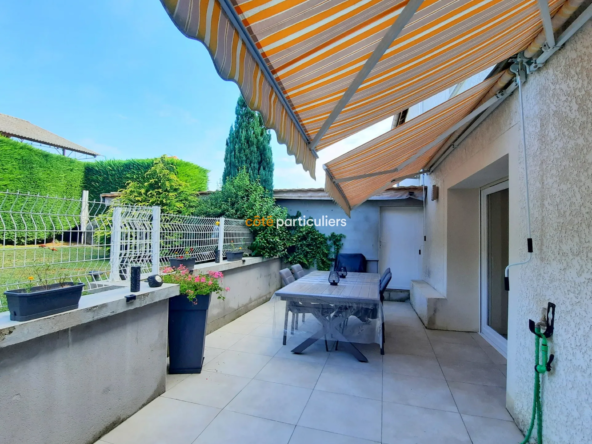 Maison mitoyenne rénovée à Dole - 7 chambres avec jardin 