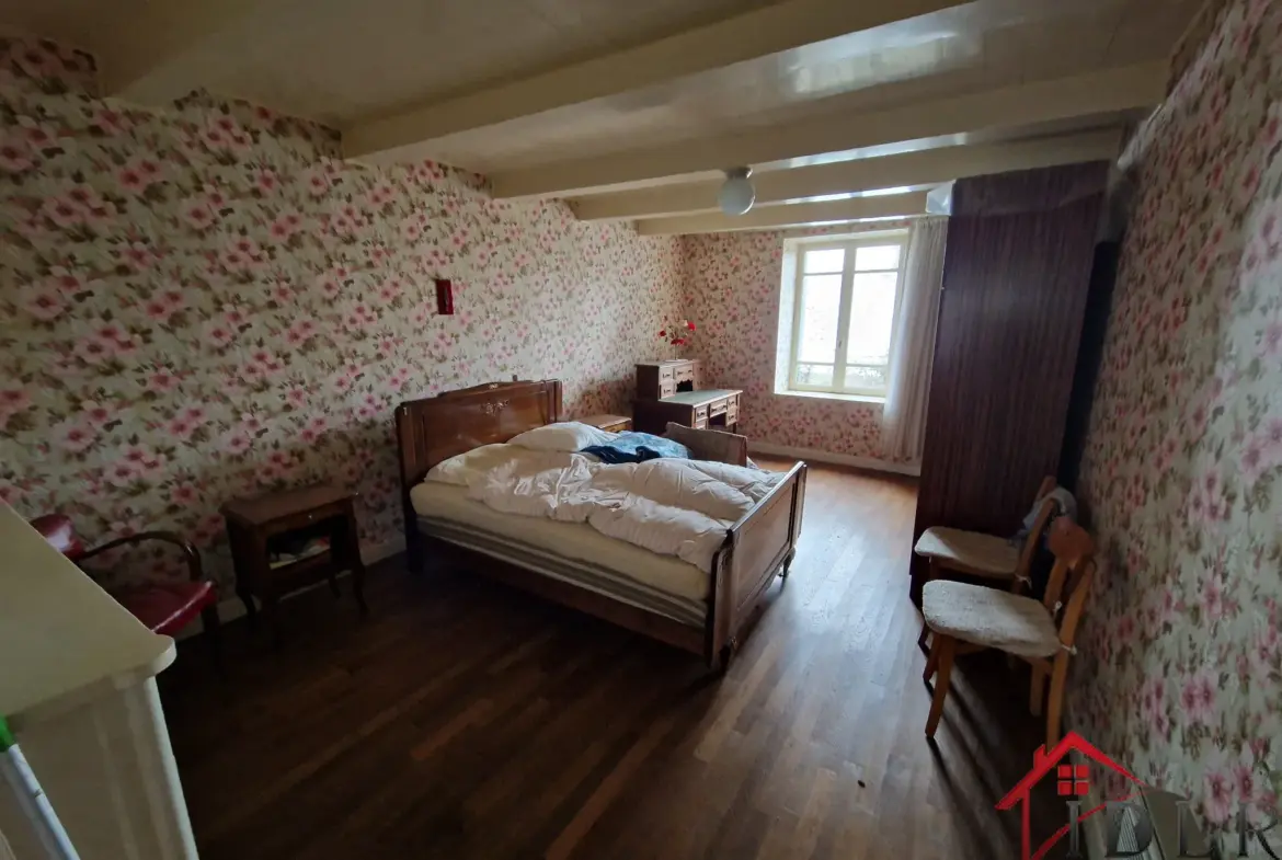 Maison de Village à Rénover à Voisey 