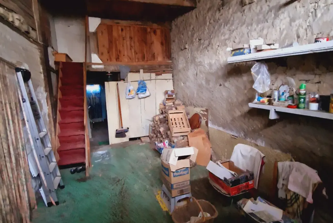 Maison de Village à Rénover à Voisey 