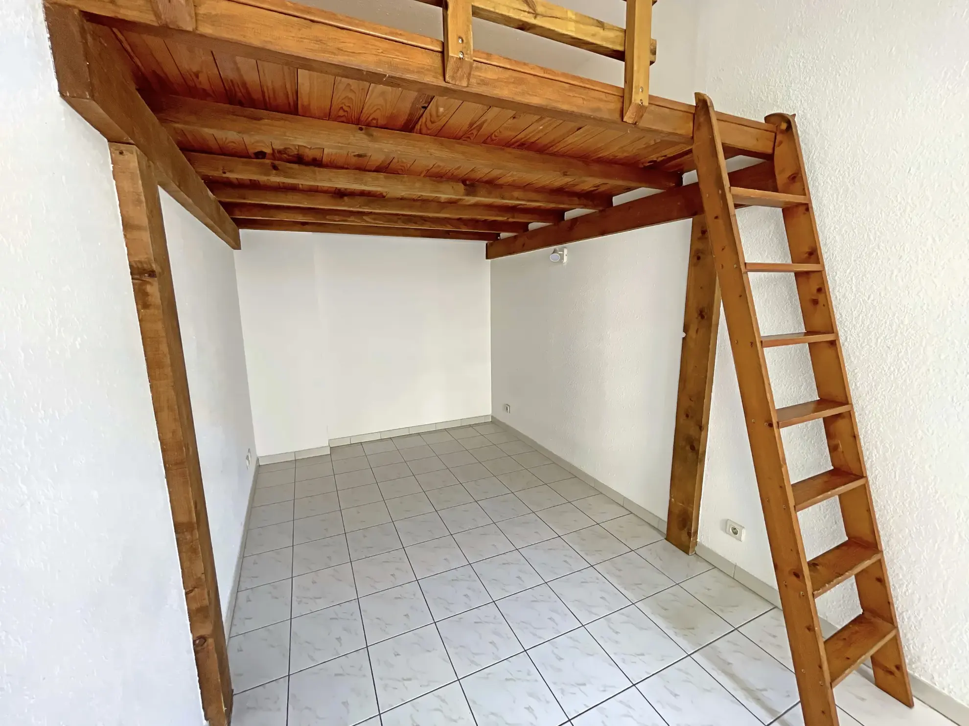 A vendre : Studio Mezzanine - Place de la Canourgue, Montpellier 