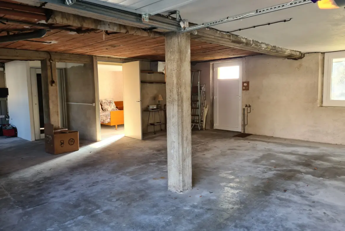 Maison des années 50 à vendre à Castres - 3 chambres et jardin 