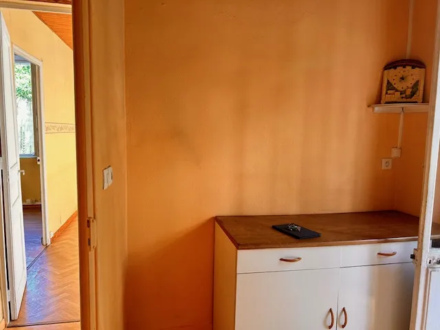 Maison avec jardin et 2 appartements T2 dans une impasse à Toulon Ouest 