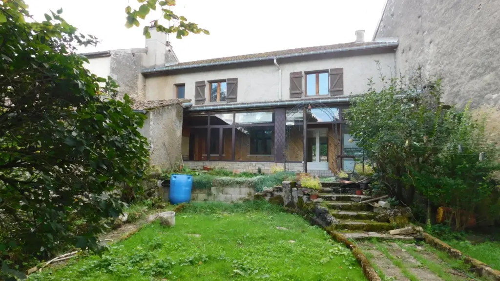 Grande Maison avec Jardin et Garage à Ugny-sur-Meuse